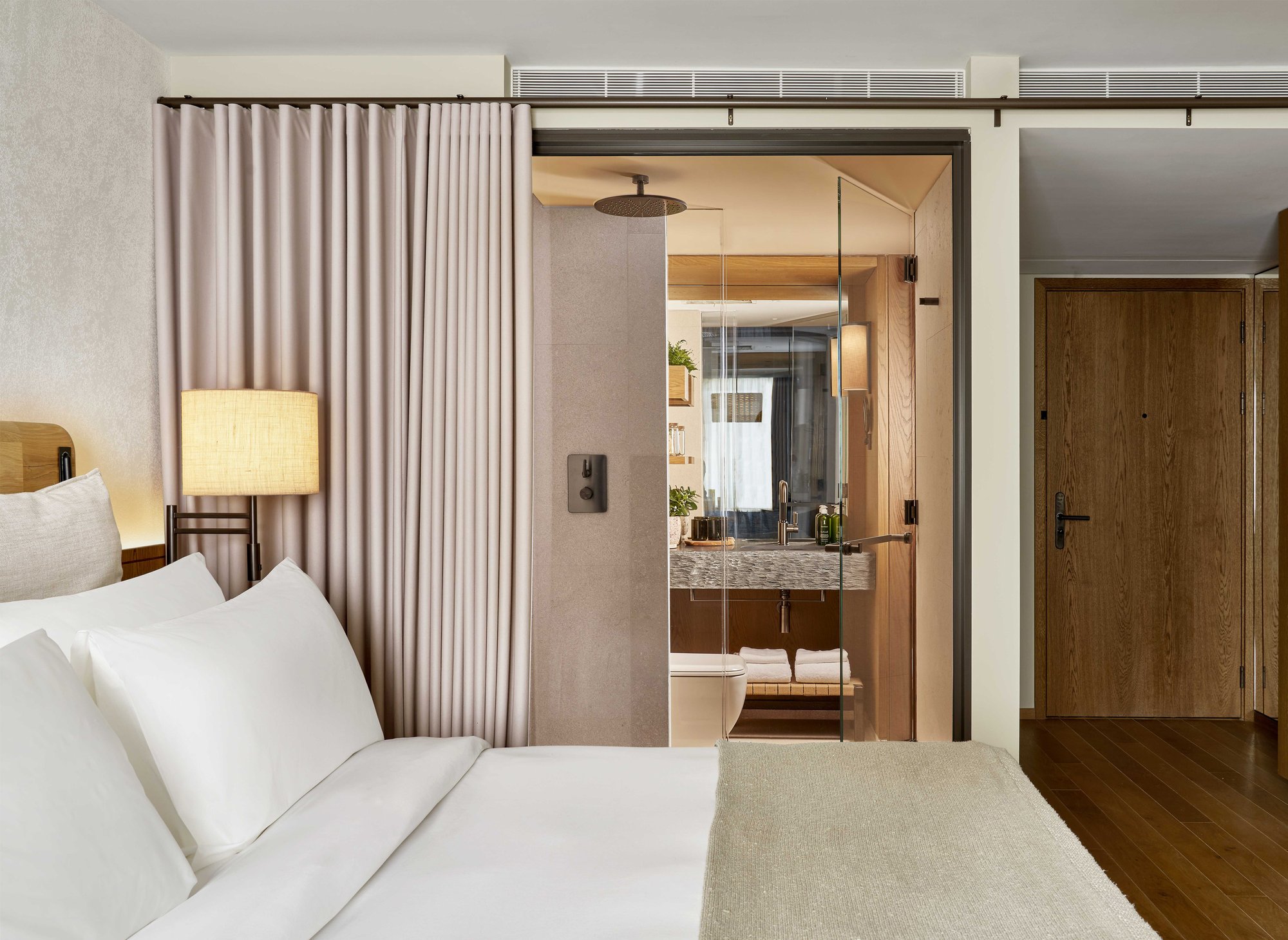 Guestroom-landscape-