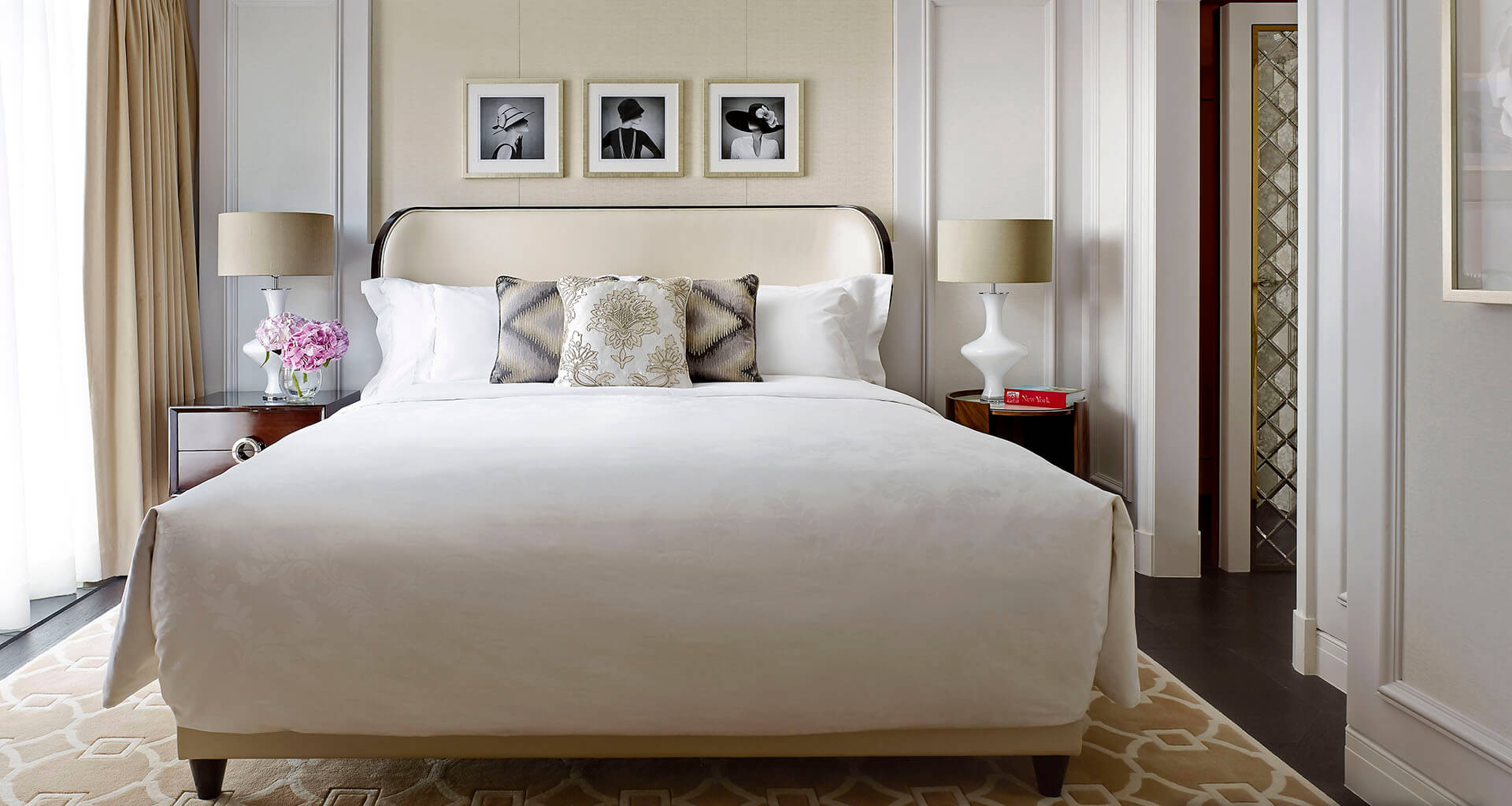 Langham-HK-Penthouse-suite_bedroom1-FB-DESKTOP