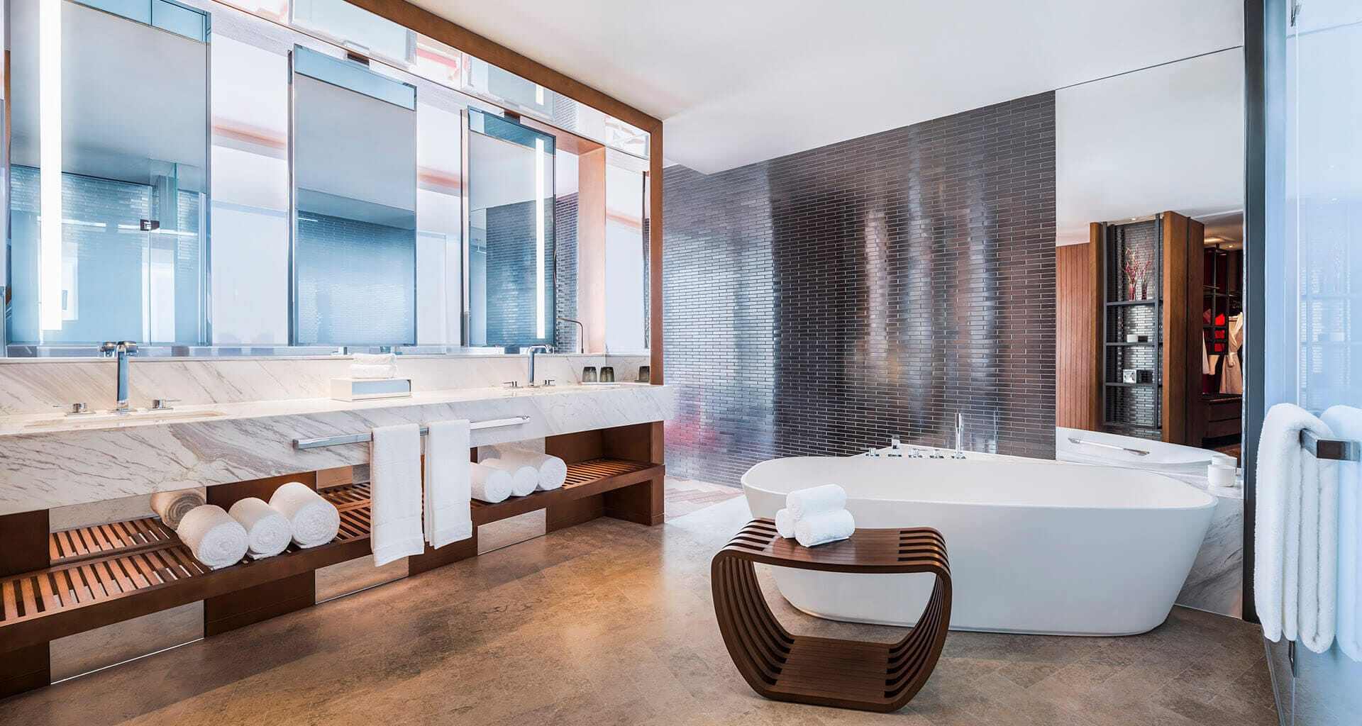 W-Shanghai-Fantastic-Suite-Bathroom-full-bleed-desktop