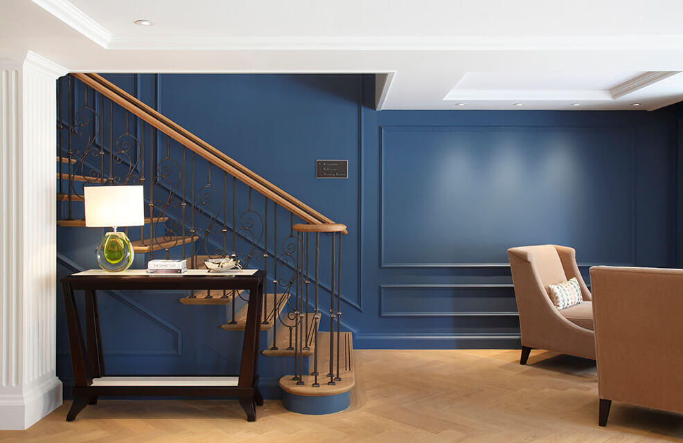 Waldorf-Astoria-Amsterdam-restaurant-stairs-article-desktop