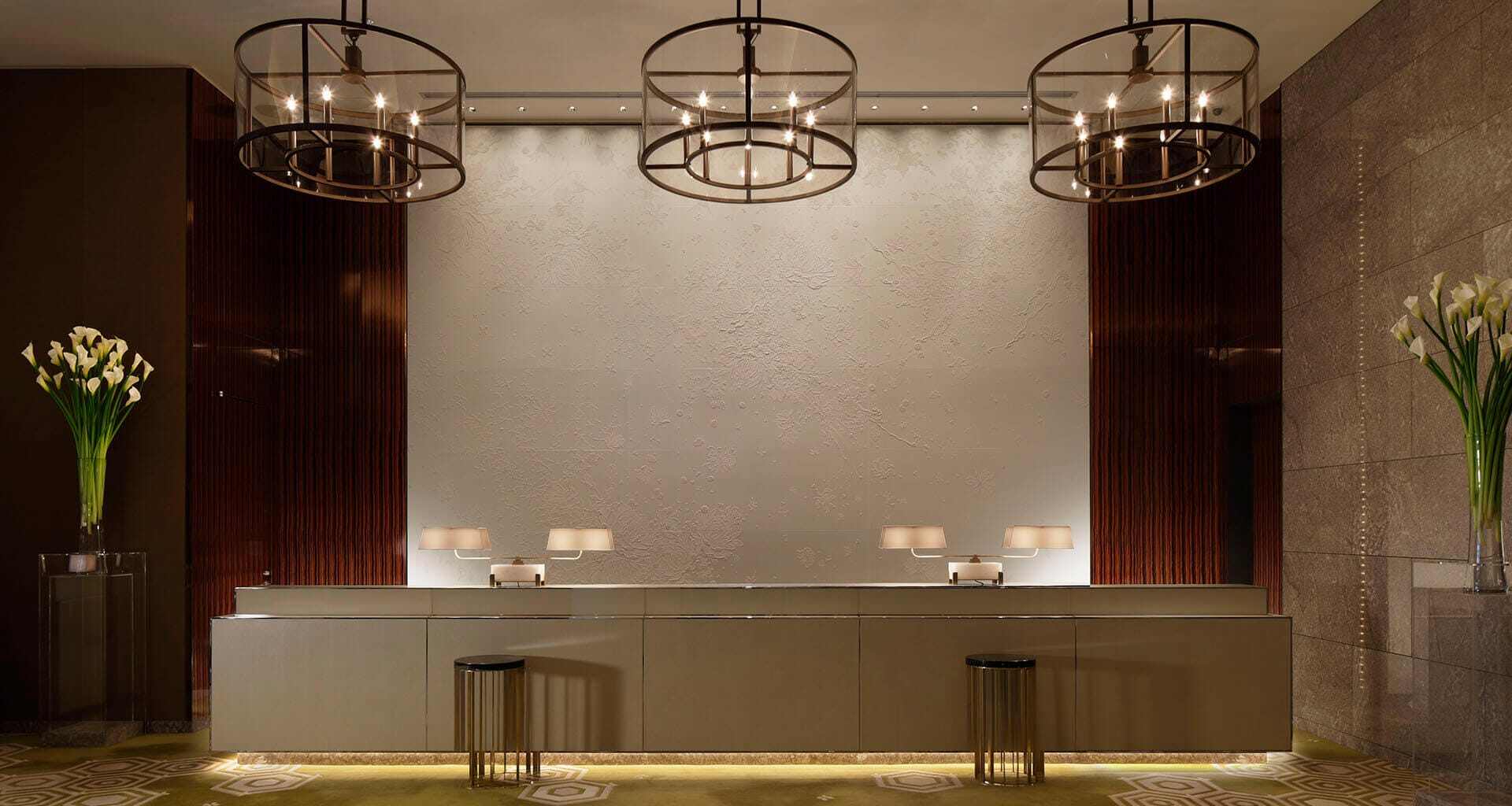 Palace-Tokyo-Reception-Desk_full-bleed-desktop