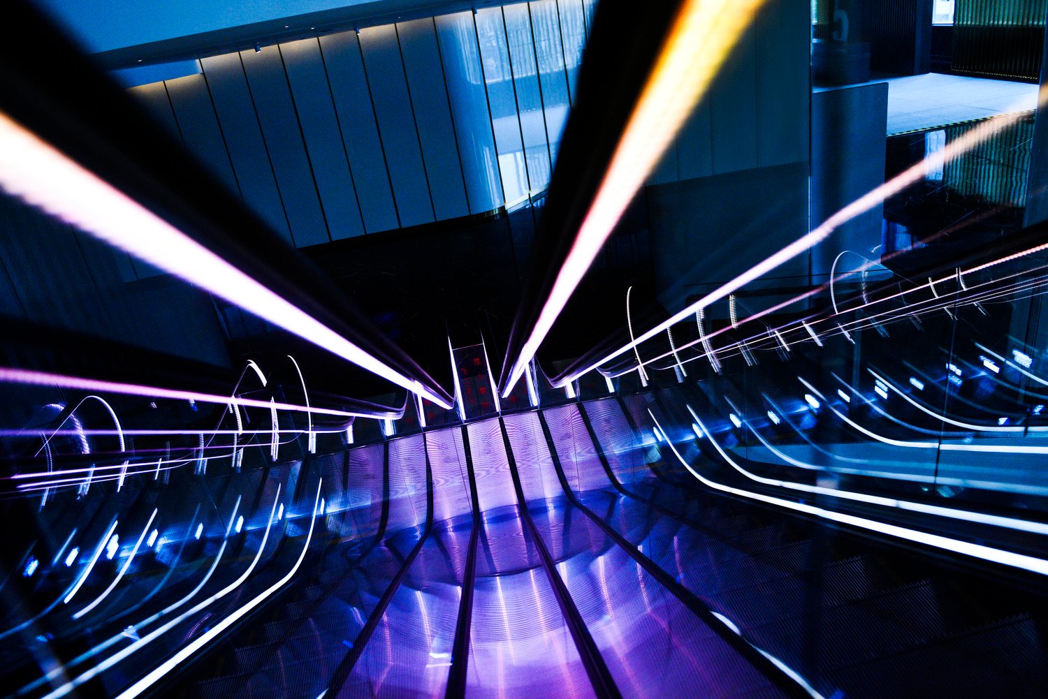 who3360de-220663-Mood - Escalator-Low